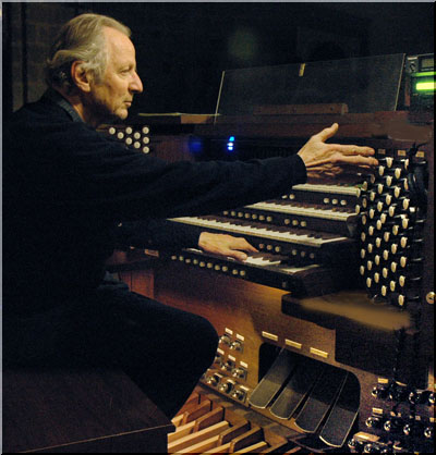                           MICHAEL RECKLING
      al gran &Oacute;rgano Allen de la Catedral de Valladolid
      at the large Allen Organ at Valladolid's Cathedral
 an der grossen Allen Orgel der Kathedrale zu Valladolid  