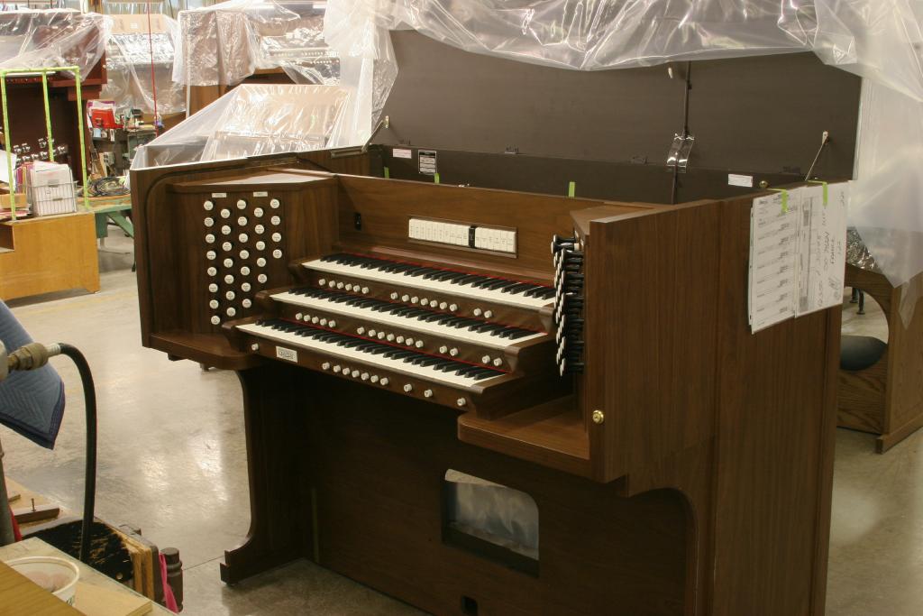 IMG_5861 keyboards and drawknobs