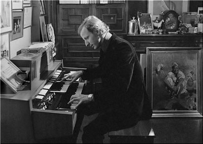   Michael Reckling con 30 a&ntilde;os
 al &oacute;rgano Hammond de Arturo 
         pulsar para ampliar 